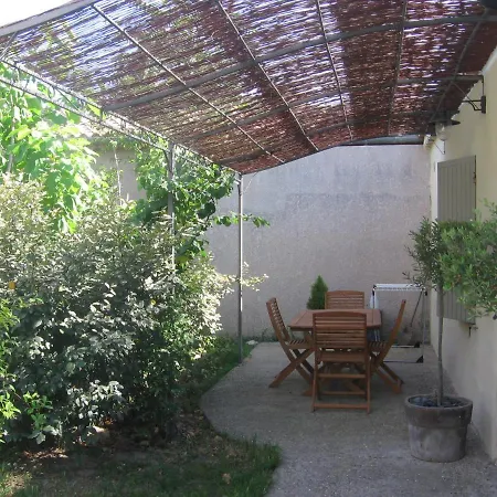 Ground Floor House With Swimming Pool, 8km From Avignon Pujaut