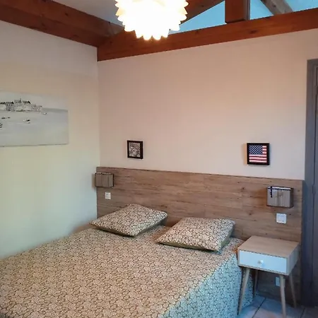 Casa vacanze Ground Floor House With Swimming Pool, 8km From Avignon *